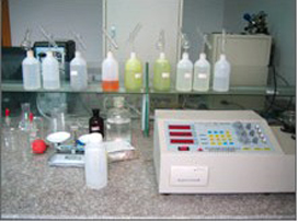 Wet chemistry bench with three-element analyser.