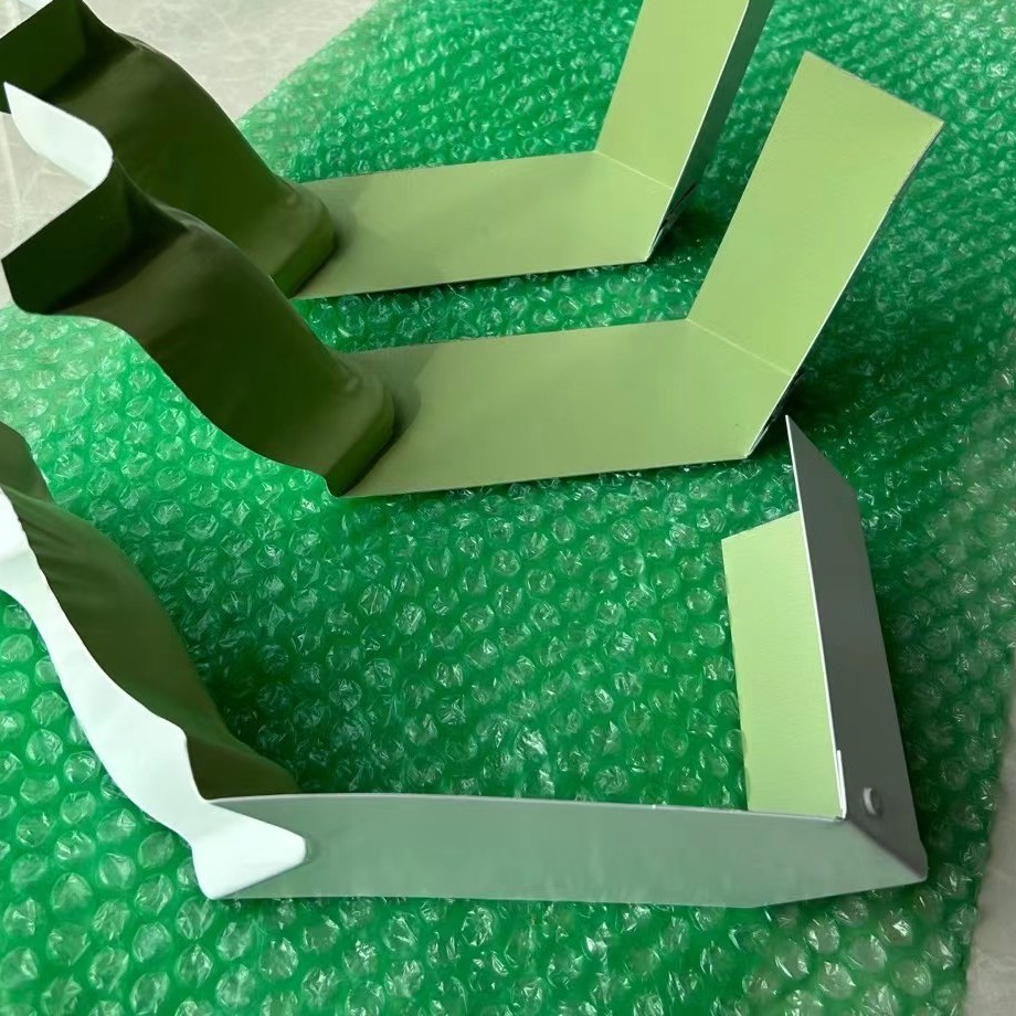 Powder-coated 6 inch 90 degree inside box miters.