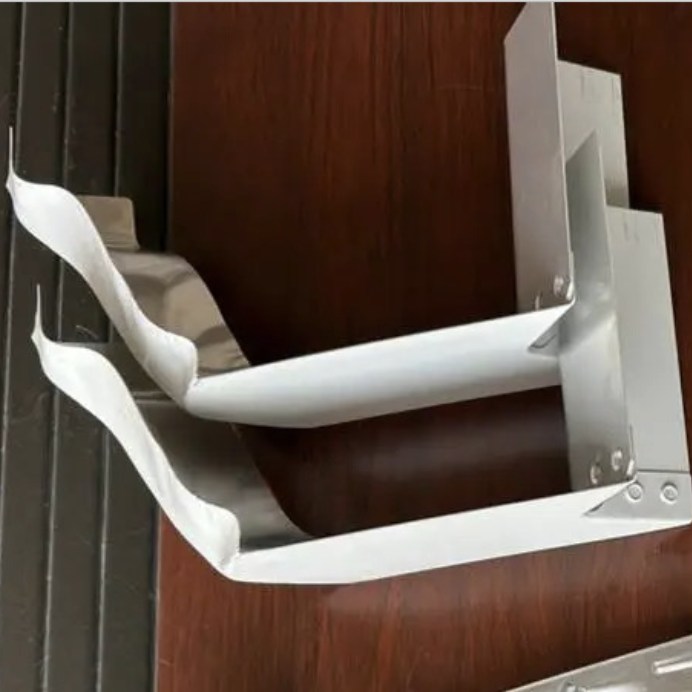 White 6 inch 90 degree outside box miter.