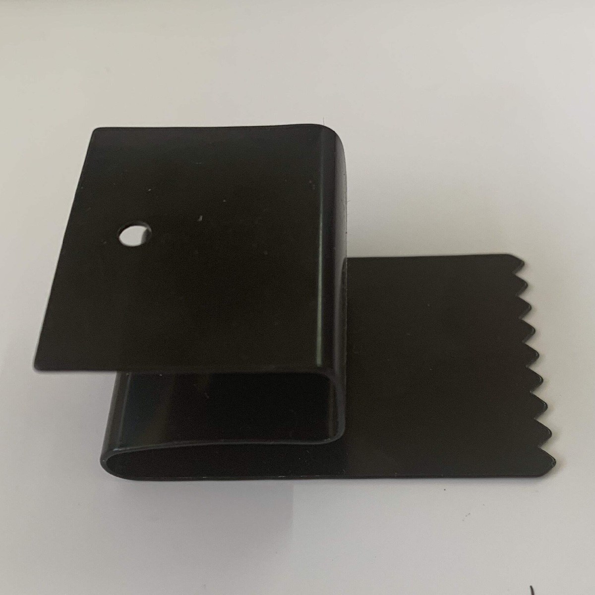 Black coated 65Mn spring steel hurricane clip.
